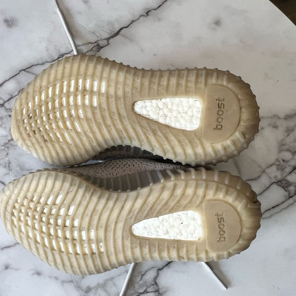 Yeezy Cream and White Sneakers - Picture 4 of 6